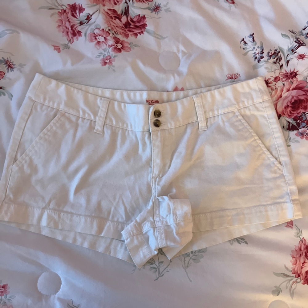 white booty shorts | mossimo 🤍